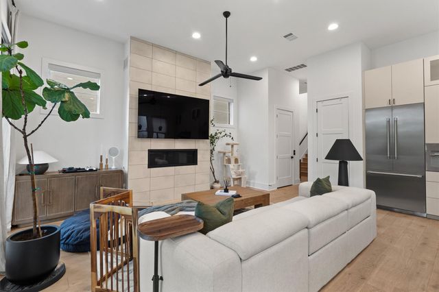 1719 Spyglass DR 7, Austin, TX 78746