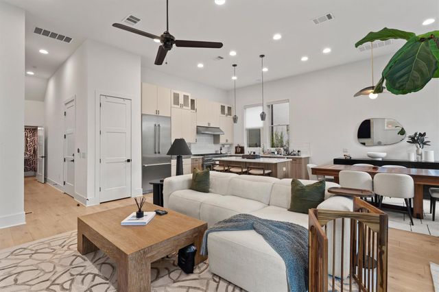 1719 Spyglass DR 7, Austin, TX 78746