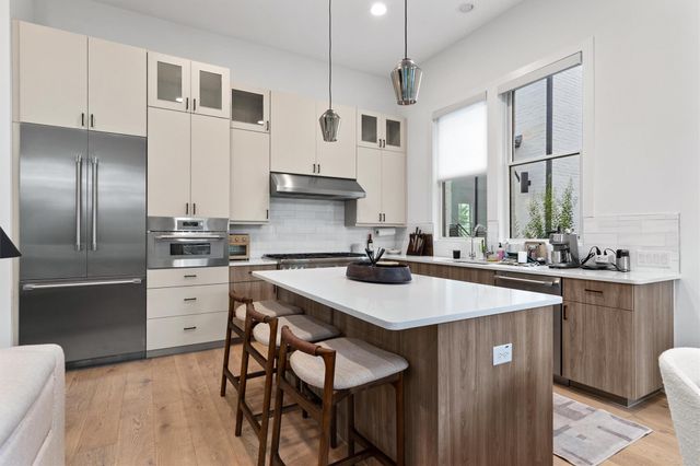 1719 Spyglass DR 7, Austin, TX 78746