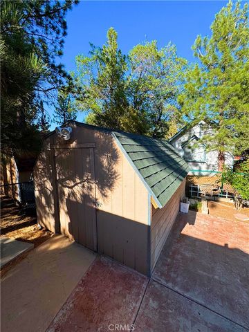 601 San Bernardino, Sugarloaf, CA 92386