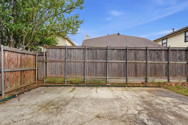 5343 Waterford Drive, Mesquite, TX 75150