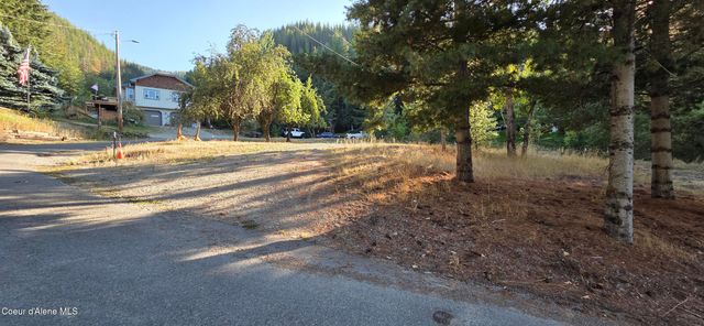 930 Lower Page Rd, Smelterville, ID 83868