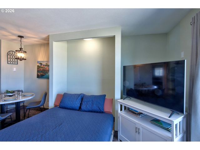 171 Sw HIGHWAY 101, Lincoln City, OR 97367