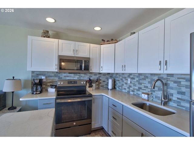 171 Sw HIGHWAY 101, Lincoln City, OR 97367