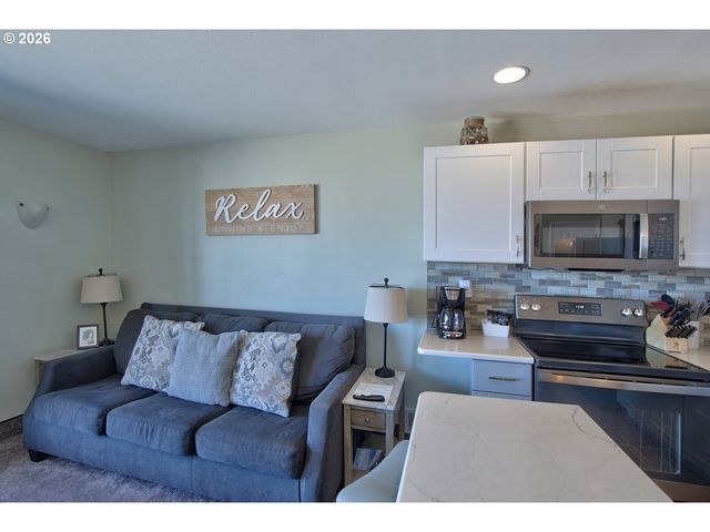 171 Sw HIGHWAY 101, Lincoln City, OR 97367