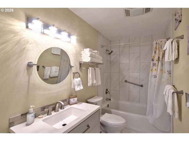 171 Sw HIGHWAY 101, Lincoln City, OR 97367