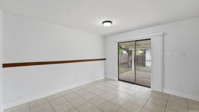 4747 Swann Ln, Kirby, TX 78219