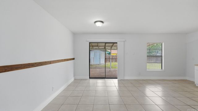 4747 Swann Ln, Kirby, TX 78219