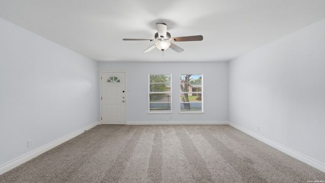 4747 Swann Ln, Kirby, TX 78219