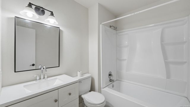 4747 Swann Ln, Kirby, TX 78219