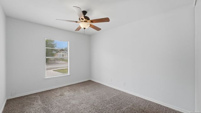 4747 Swann Ln, Kirby, TX 78219