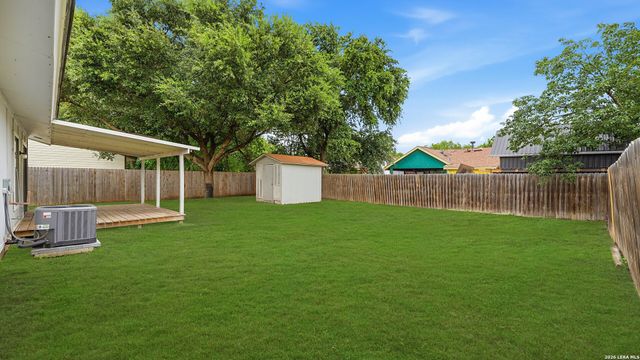 4747 Swann Ln, Kirby, TX 78219