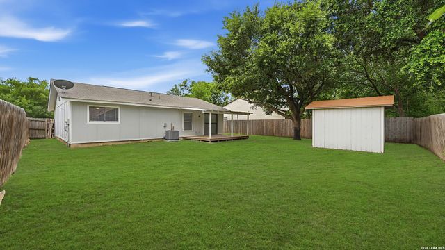 4747 Swann Ln, Kirby, TX 78219