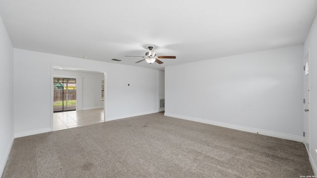 4747 Swann Ln, Kirby, TX 78219