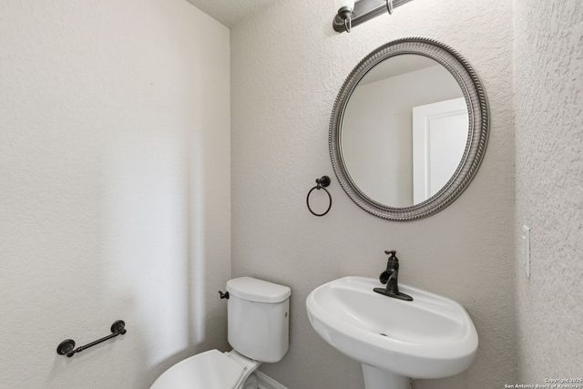 2127 Rosillos Peak, San Antonio, TX 78245