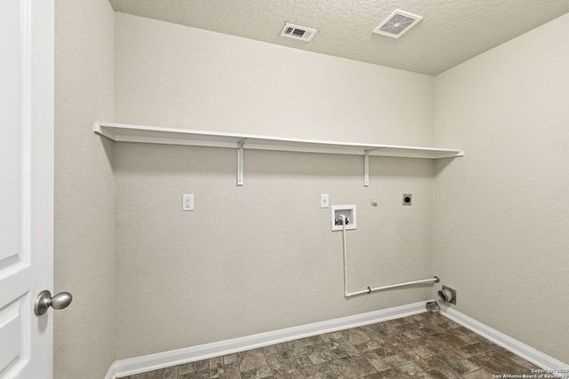 2127 Rosillos Peak, San Antonio, TX 78245