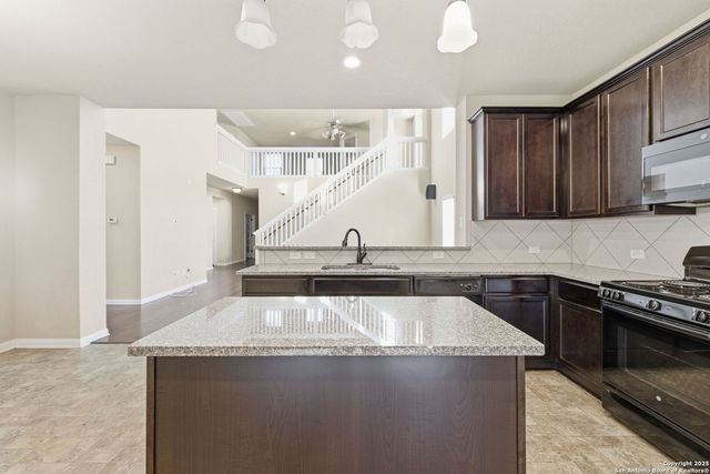 2127 Rosillos Peak, San Antonio, TX 78245