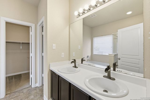 2127 Rosillos Peak, San Antonio, TX 78245