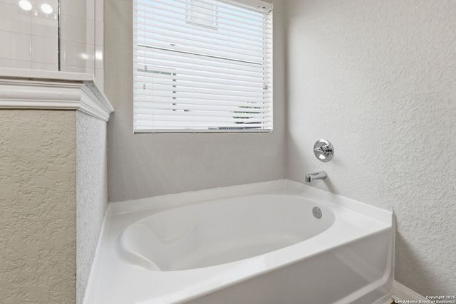 2127 Rosillos Peak, San Antonio, TX 78245