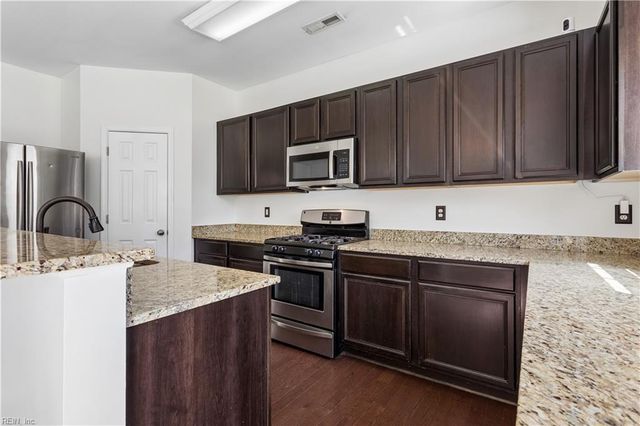 27 Hampshire Glen PW, Hampton, VA 23669