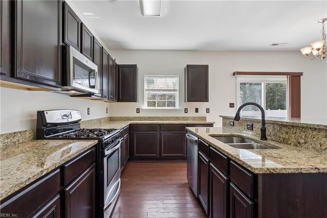 27 Hampshire Glen PW, Hampton, VA 23669