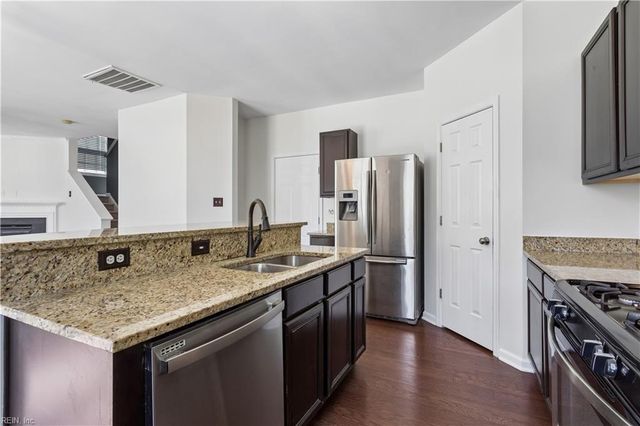 27 Hampshire Glen PW, Hampton, VA 23669