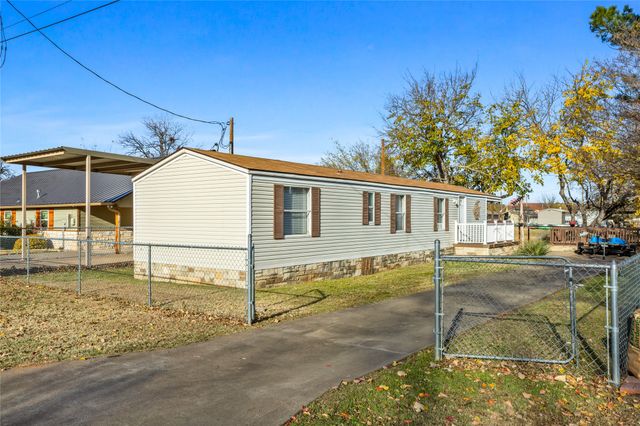 3415 Tahitian Court, Granbury, TX 76048