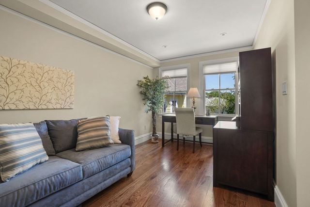 28 Pennsylvania Ave B, Newton, MA 02464