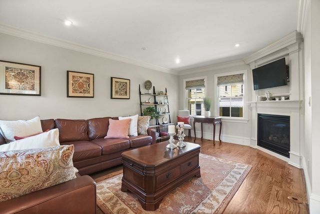 28 Pennsylvania Ave B, Newton, MA 02464