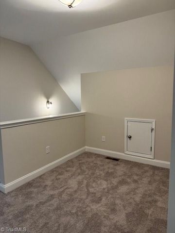 3676 Contimental Square 360, Kernersville, NC 27284