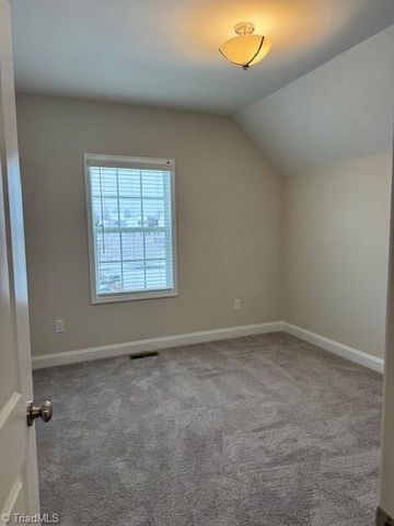 3676 Contimental Square 360, Kernersville, NC 27284