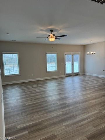 3676 Contimental Square 360, Kernersville, NC 27284