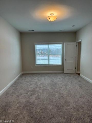 3676 Contimental Square 360, Kernersville, NC 27284