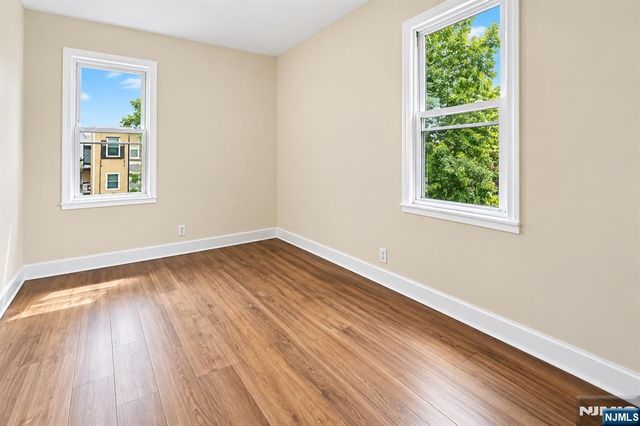 17 Arverne Terrace, Irvington, NJ 07111