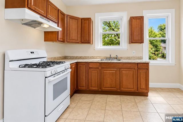 17 Arverne Terrace, Irvington, NJ 07111