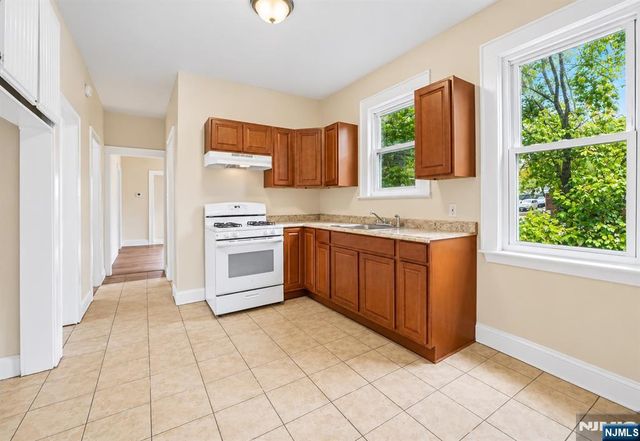 17 Arverne Terrace, Irvington, NJ 07111