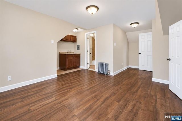 17 Arverne Terrace, Irvington, NJ 07111