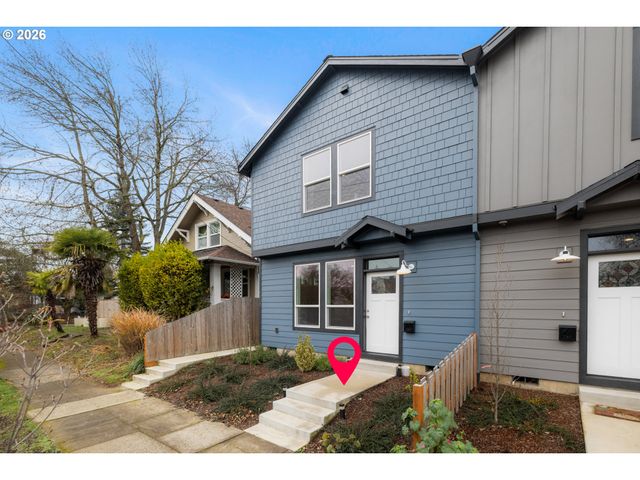 8629 Se WASHINGTON St, Portland, OR 97216