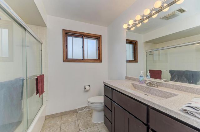 1795 W JO ANN Lane, Addison, IL 60101