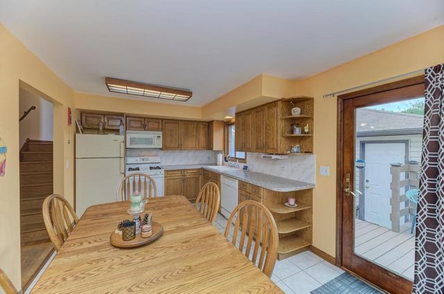 1795 W JO ANN Lane, Addison, IL 60101