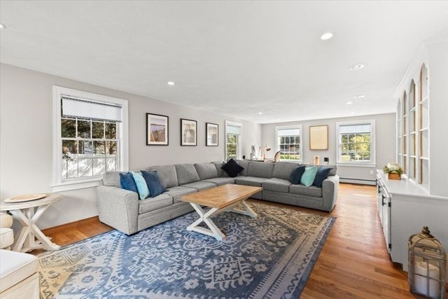 1125 School St, Mansfield, MA 02048