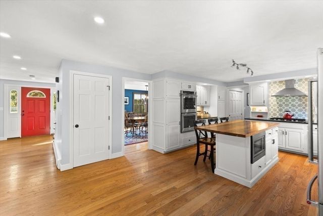 1125 School St, Mansfield, MA 02048