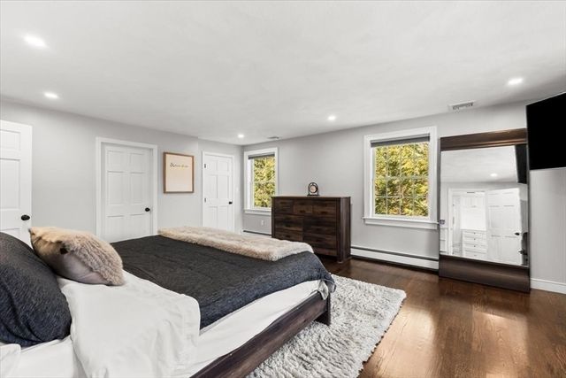 1125 School St, Mansfield, MA 02048