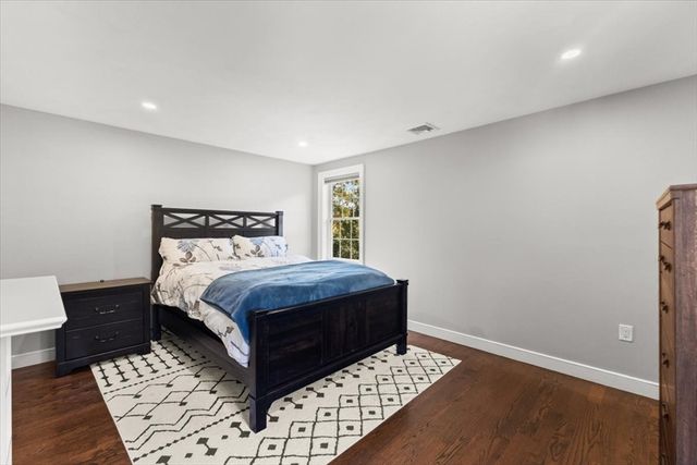 1125 School St, Mansfield, MA 02048
