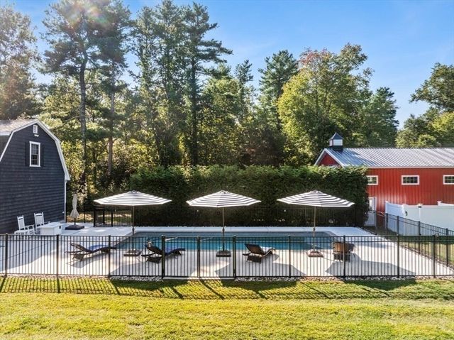 1125 School St, Mansfield, MA 02048