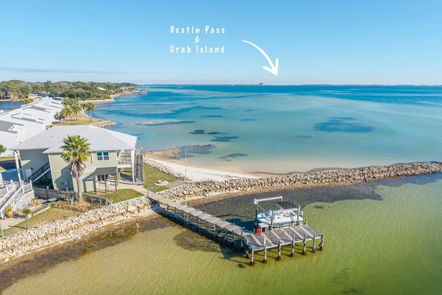 115 Port Drive, Shalimar, FL 32579