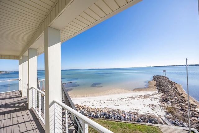 115 Port Drive, Shalimar, FL 32579