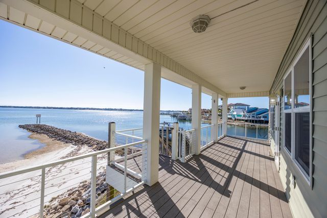 115 Port Drive, Shalimar, FL 32579