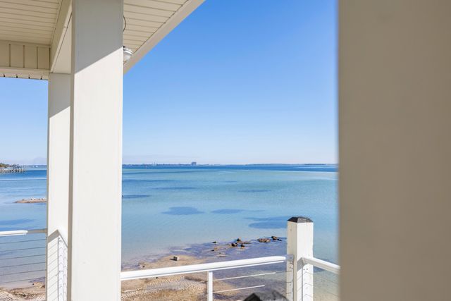 115 Port Drive, Shalimar, FL 32579