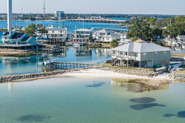 115 Port Drive, Shalimar, FL 32579